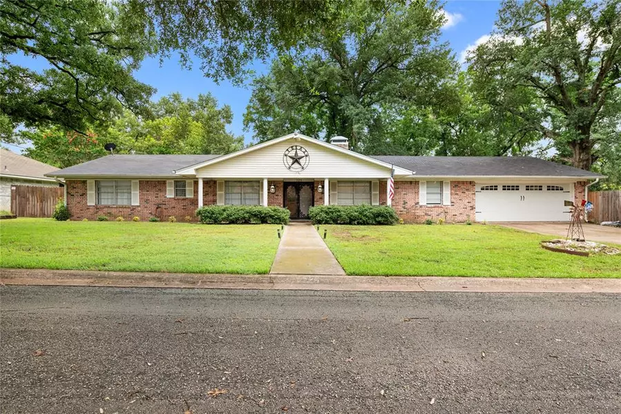 725 W BLAIR ST, Mineola, TX 75773