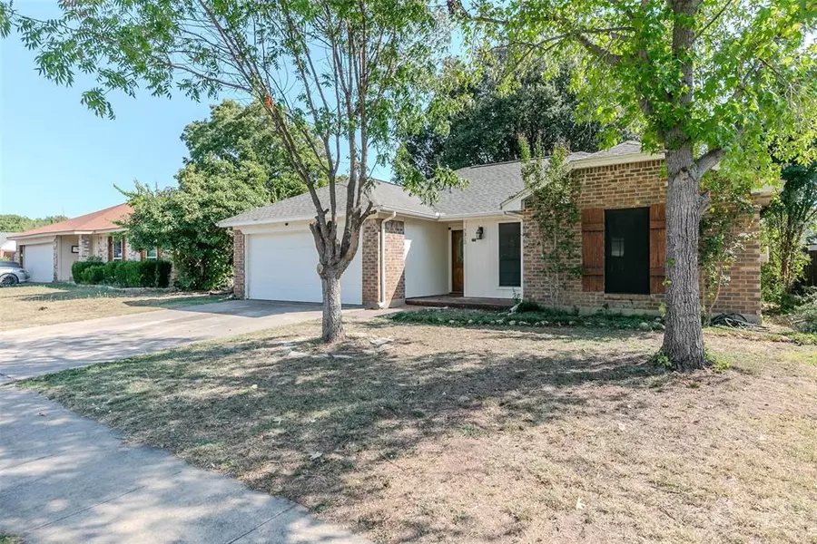 7312 Kary Lynn Drive, Watauga, TX 76148