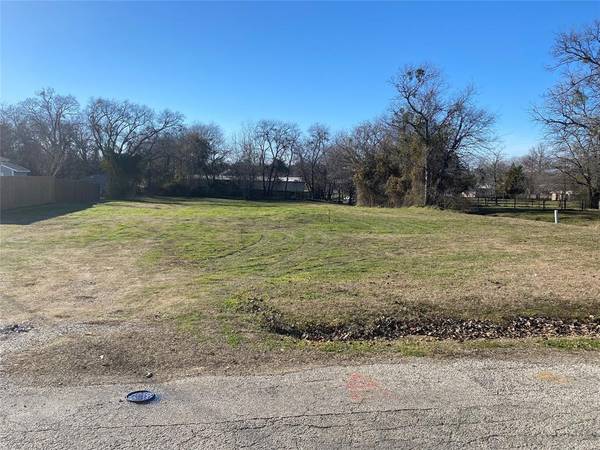 520 N Church Street,  Pilot Point,  TX 76258