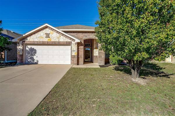 9804 Sparrow Hawk Lane,  Fort Worth,  TX 76108