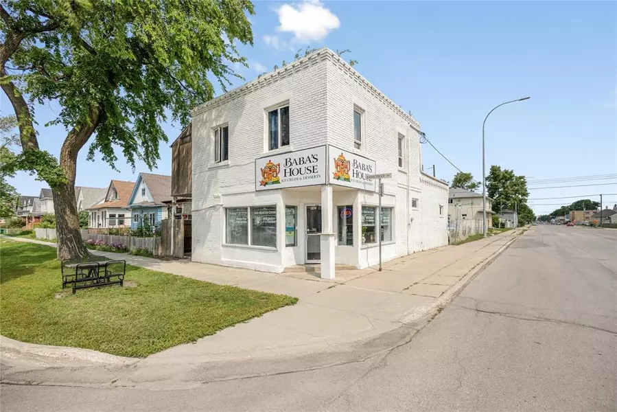 545 Bannerman AVE, Winnipeg, MB R2W 0V8