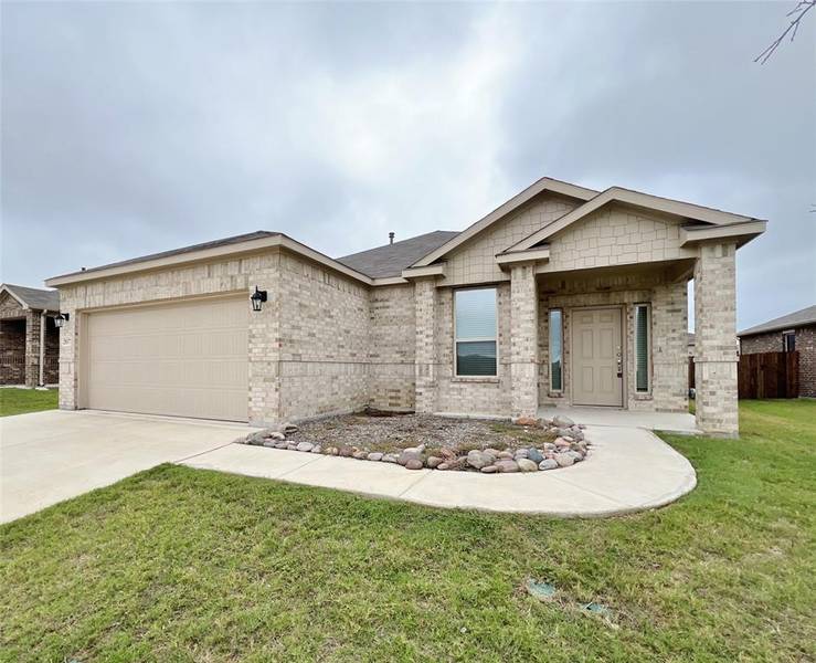 2837 Rose Heath Lane, Fort Worth, TX 76108