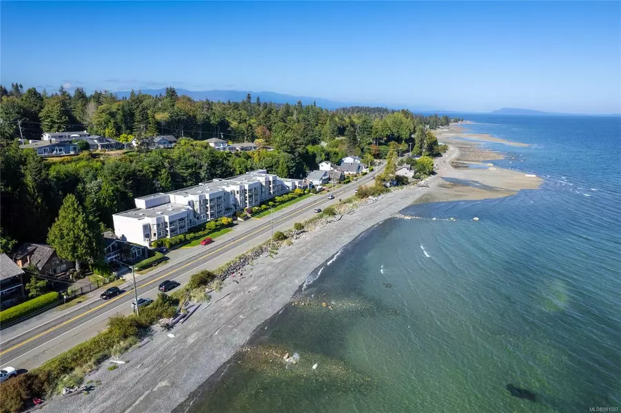 3156 Island Hwy W #103, Qualicum Beach, BC V9K 2C6