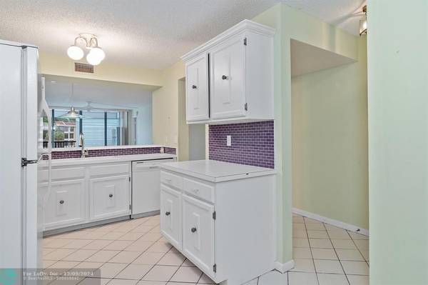 Margate, FL 33063,6520 Coral Lake Drive  #208