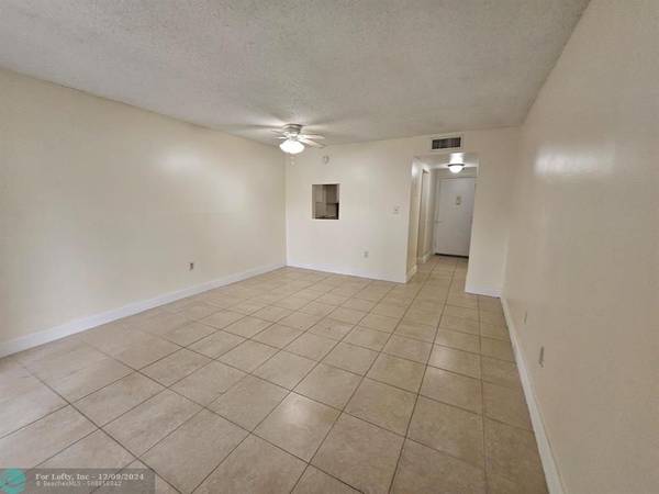 Pompano Beach, FL 33064,4334 NW 9th Ave  #9-1B