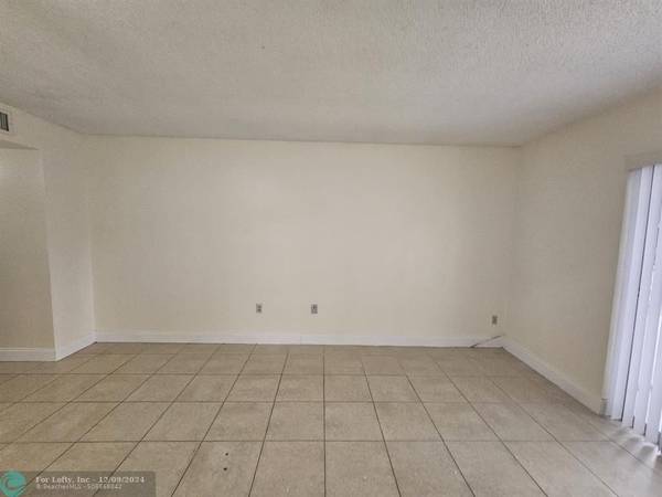 Pompano Beach, FL 33064,4334 NW 9th Ave  #9-1B