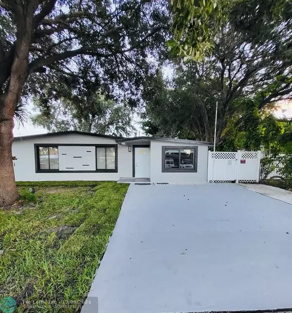 8300 NW 185th Ter, Hialeah, FL 33015