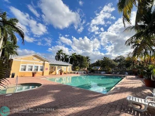 Royal Palm Beach, FL 33414,2116 Shoma Dr  #2116