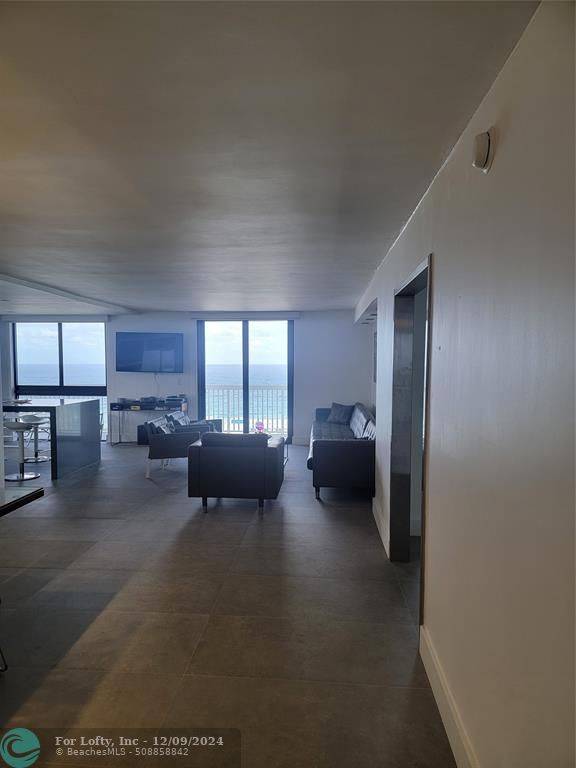 Hollywood, FL 33019,1500 S Ocean Dr  #15G