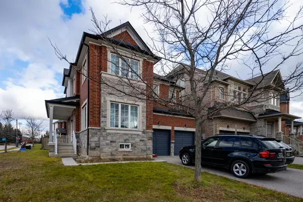 1136 Cenotaph BLVD, Newmarket, ON L3X 0A7