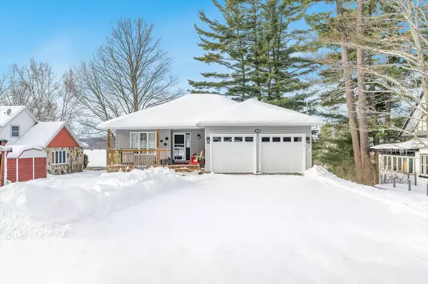 10 Clarence AVE, Penetanguishene, ON L9M 1A9