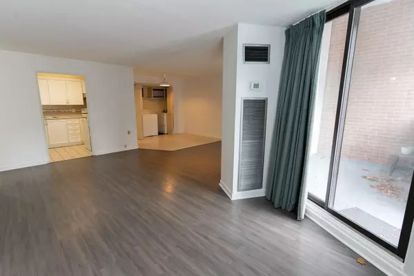 Mississauga, ON L5A 3T8,1580 Mississauga Valley BLVD #103