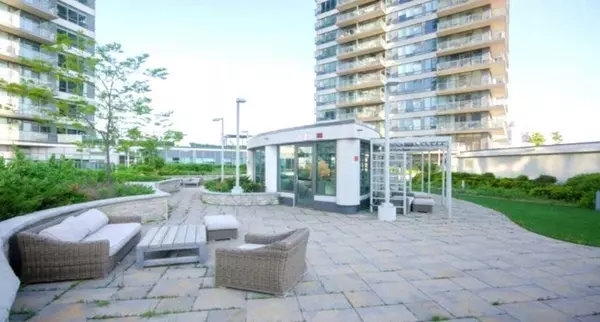 Toronto W06, ON M8V 0B1,2240 Lake Shore BLVD W #1002