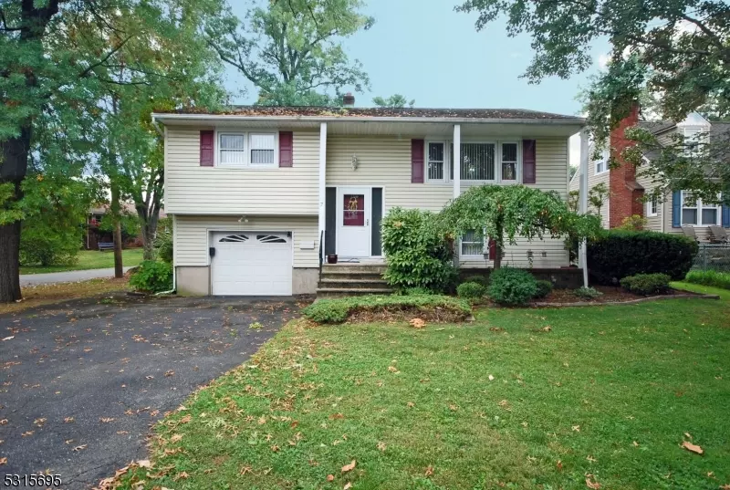 7 3rd St, Little Falls Twp., NJ 07424