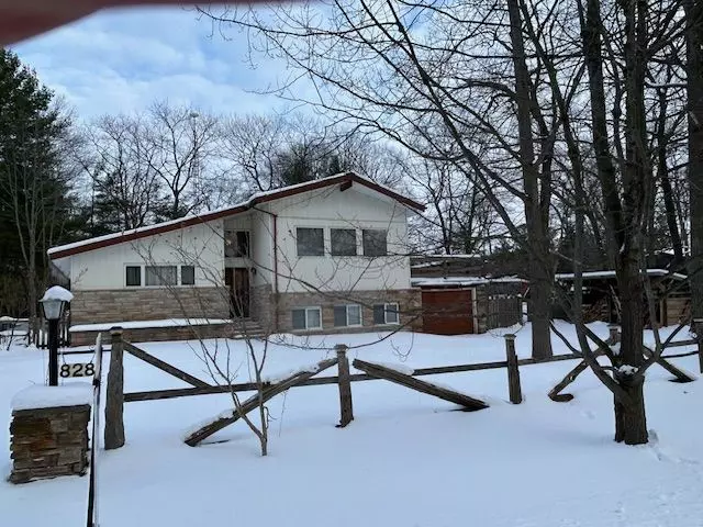 Wasaga Beach, ON L9Z 2V1,828 OXBOW PARK DR