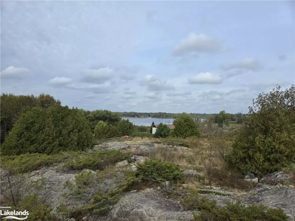 Parry Sound Remote Area, ON P0G 1B0,11 ROSEDALE ROAD RD