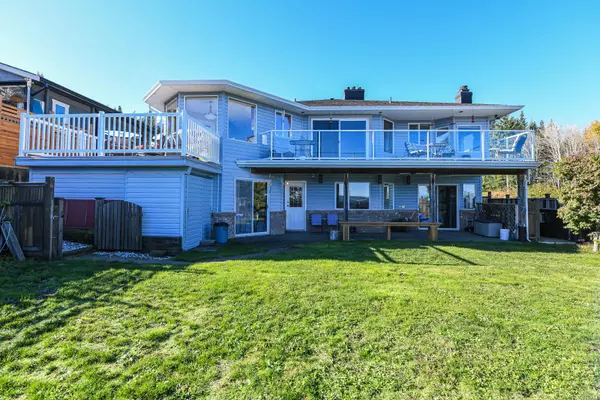 Union Bay, BC V0R 3B0,5594 7th St