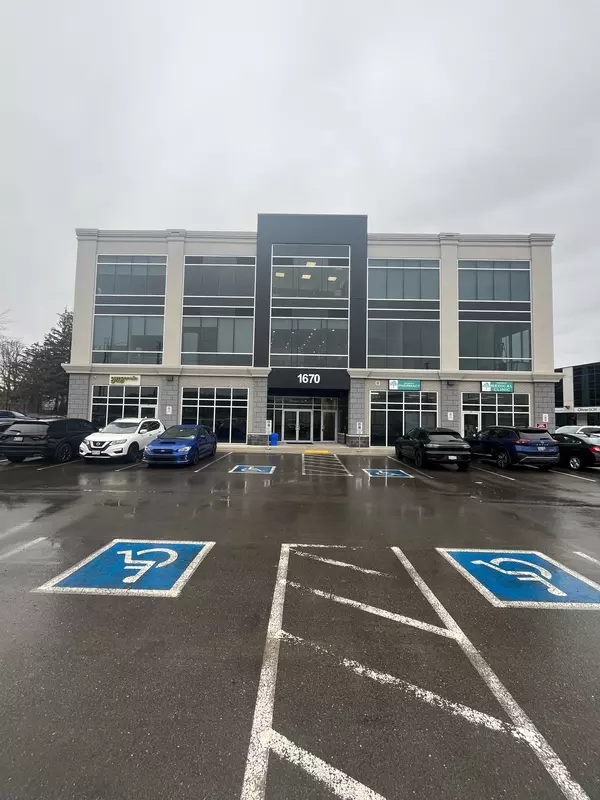 1670 North Service RD E #301, Oakville, ON L6H 7G3