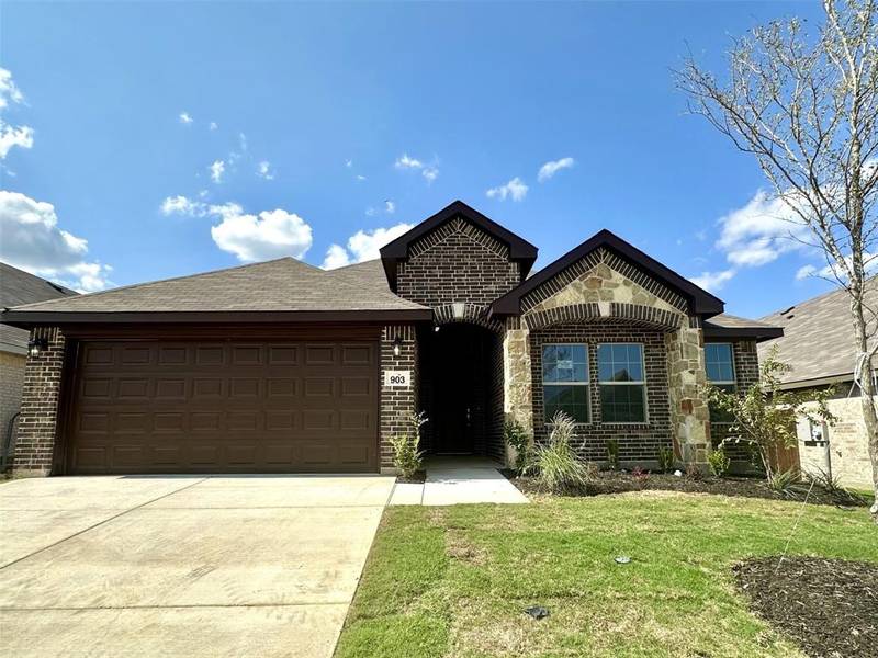 903 Eloise Lane, Cleburne, TX 76033