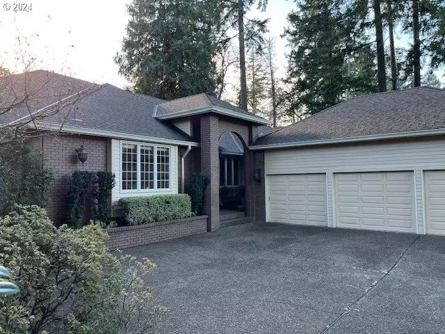 Lake Oswego, OR 97034,720 KENOLA CT