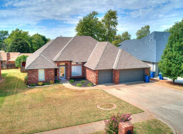 217 N Willow Terrace, Mustang, OK 73064