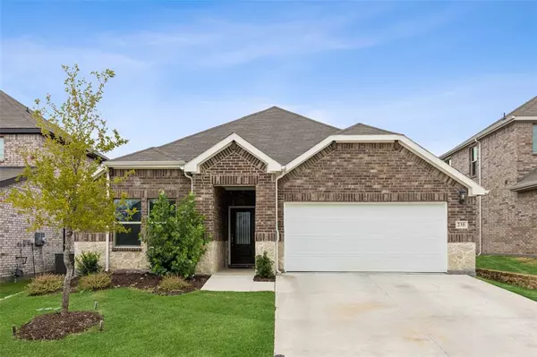 230 Luna Lane,  Lake Dallas,  TX 75065