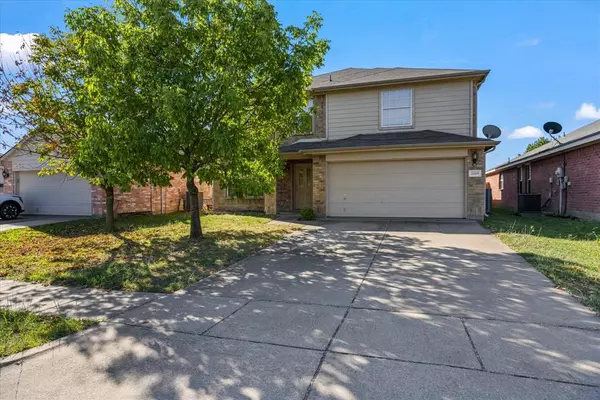 2115 Rockwall Drive,  Grand Prairie,  TX 75052