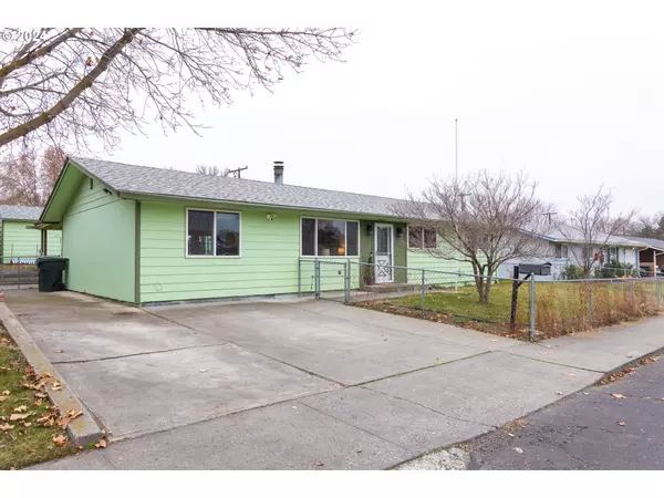 305 W LAIRD AVE, Hermiston, OR 97838