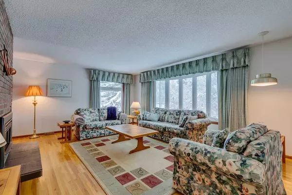 Calgary, AB T2L 1X4,3410 Breton Close Northwest