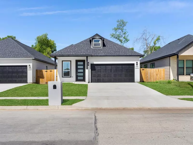 2140 Rw Bivens Lane #R, Fort Worth, TX 76105