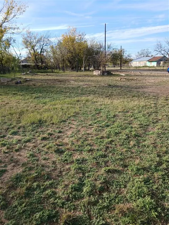 Coleman, TX 76834,816 3RD Street