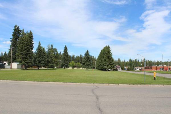 Edson, AB T7E 1B6,4222 4 Avenue