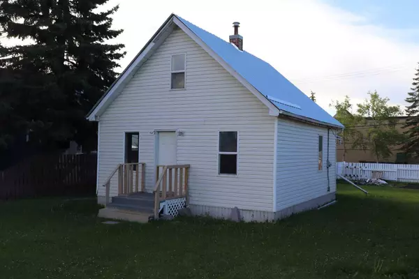 5327 4 Avenue, Edson, AB T7E 1L4