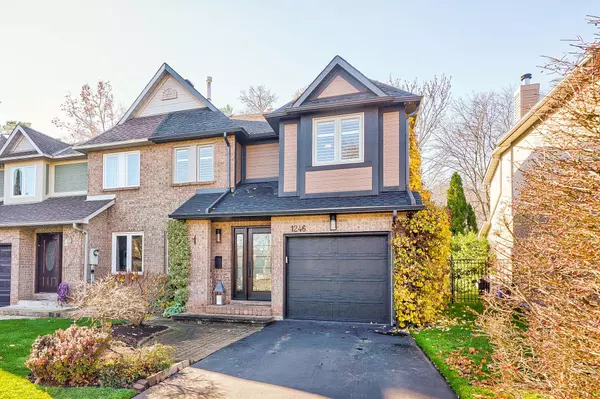 Oakville, ON L6M 2W6,1246 Cottonwood CRES