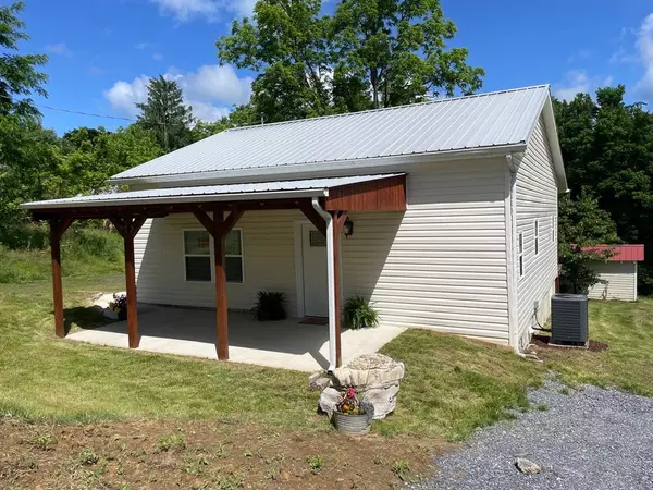 212 Birch Street, Glade Spring, VA 24340