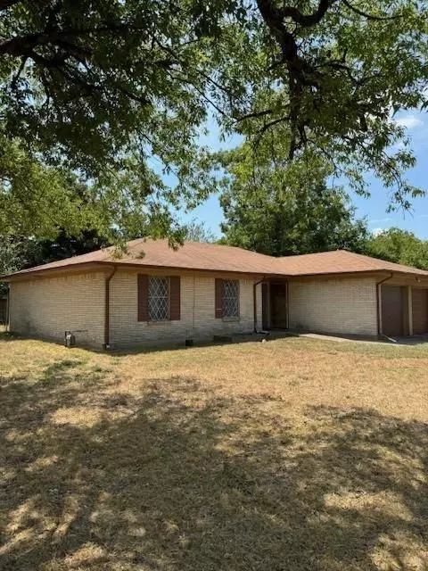 1805 Hemphill Street, Greenville, TX 75401