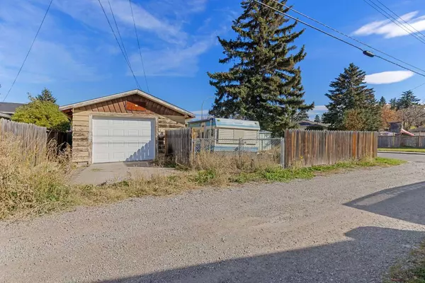 Calgary, AB T3B 1V8,8003 36th AVE NW