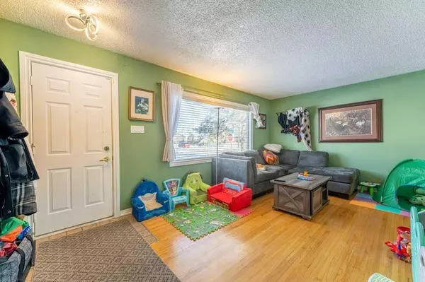 1101 40 ST Southeast, Calgary, AB T2A 1J7