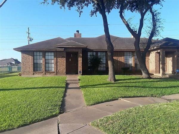 1753 Creekview Drive #1755, Glenn Heights, TX 75154