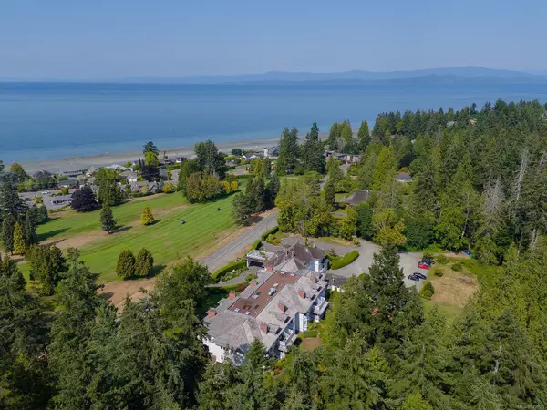 Qualicum Beach, BC V9K 0A5,292 Crescent Rd E #204