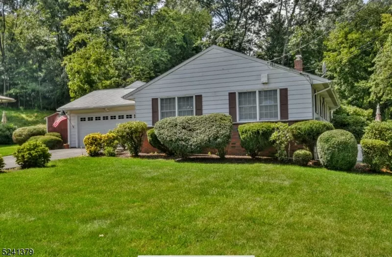 14 Gormley Ln, Butler Boro, NJ 07405