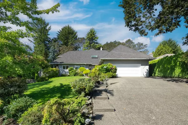 3349 University Woods, Oak Bay, BC V8P 5R2