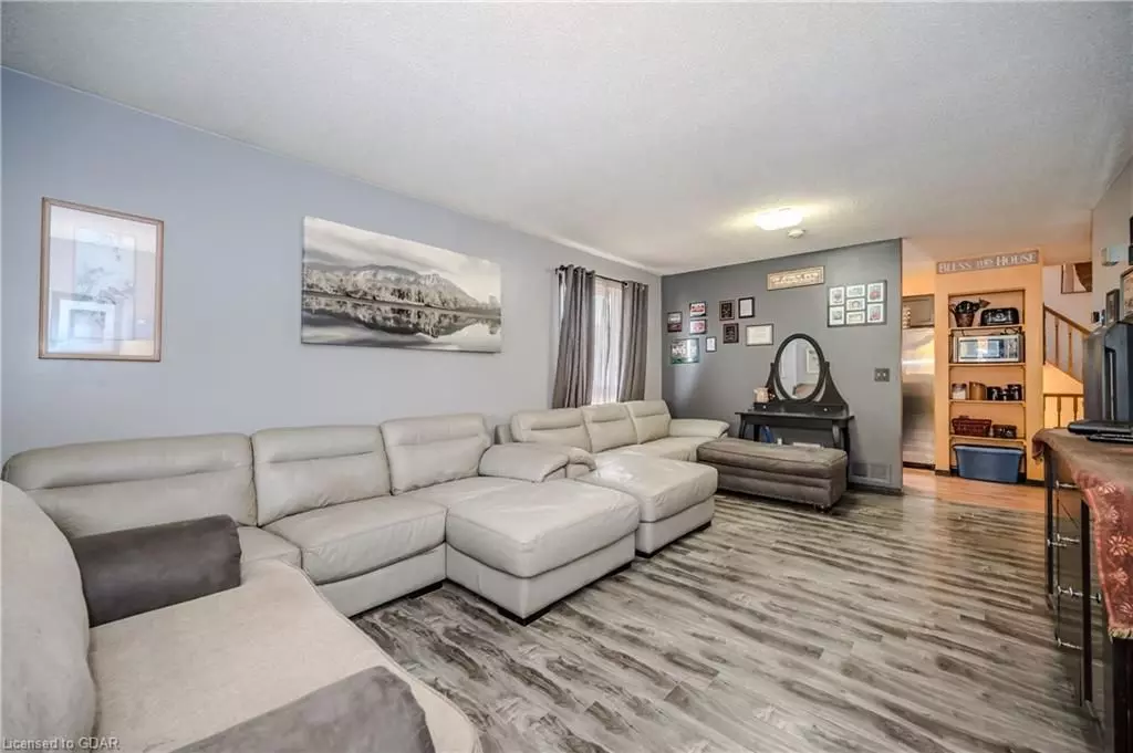 Guelph, ON N1E 7A4,400 STARWOOD DR