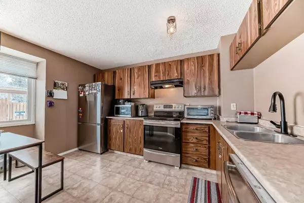 Airdrie, AB T4B 1E7,700 Allen ST SE #701