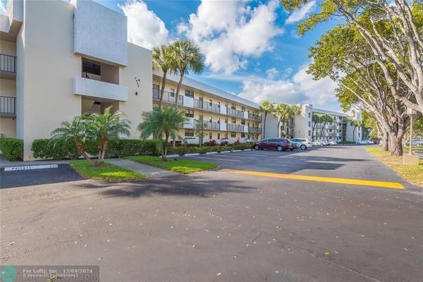 Deerfield Beach, FL 33442,2450 Deer Creek Country Club Blvd  #203 b