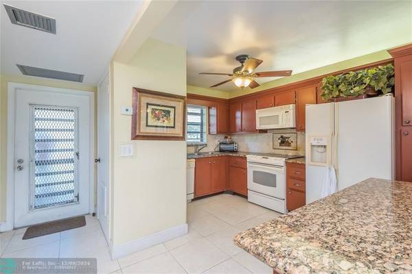 Deerfield Beach, FL 33442,2450 Deer Creek Country Club Blvd  #203 b