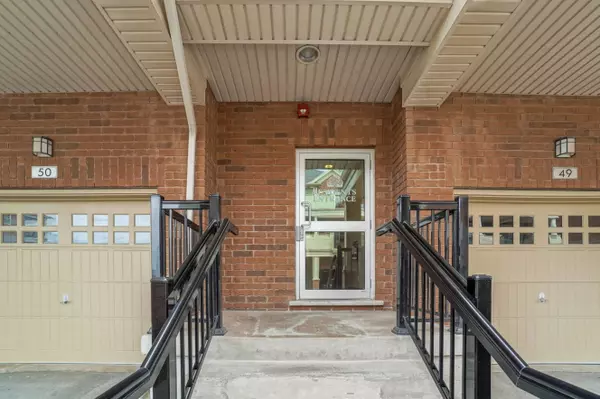 Oakville, ON L6H 0L2,263 Georgian DR #211