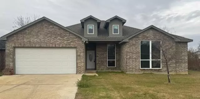 335 Port Drive, Gun Barrel City, TX 75156