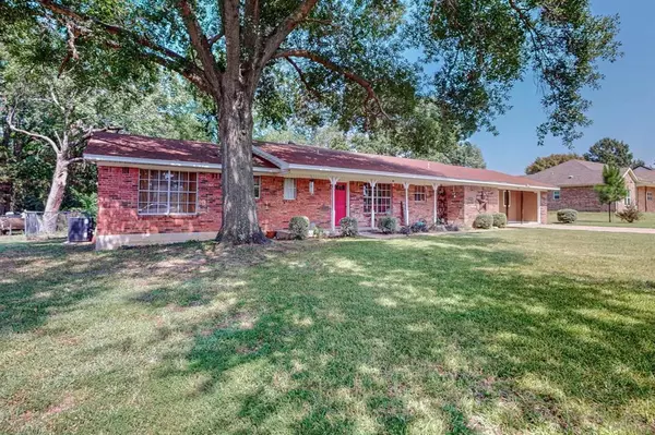 108 Hindman Street, Edgewood, TX 75117