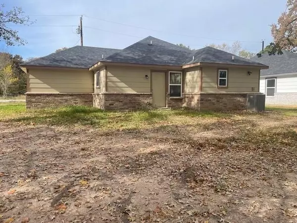 West Tawakoni, TX 75474,800 HEMLOCK Drive